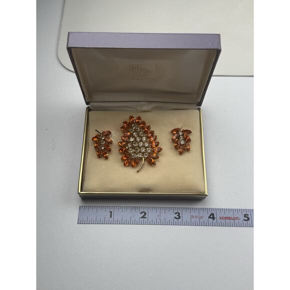 B. David Vintage Brooch & Clip On Earrings Orange Rhinestone Original Box - Picture 2 of 6